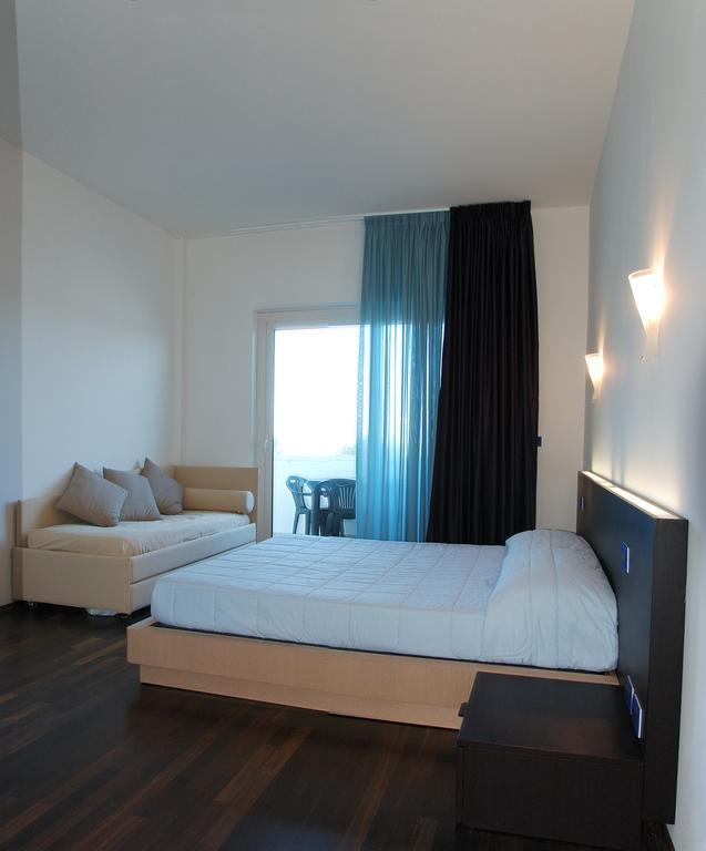 Medi Garden Hotel&Residence Alba Adriatica Εξωτερικό φωτογραφία