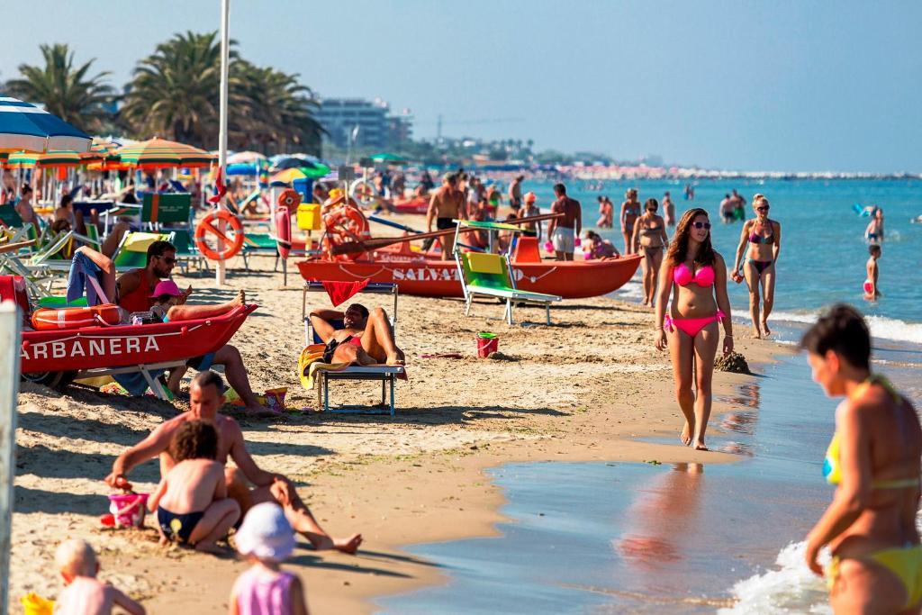 Medi Garden Hotel&Residence Alba Adriatica Εξωτερικό φωτογραφία